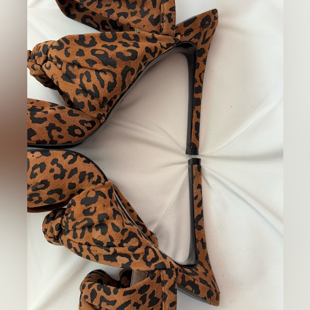 Charles David Vinnie Leopard Print Heels, EUC, size 8 - Picture 5 of 7
